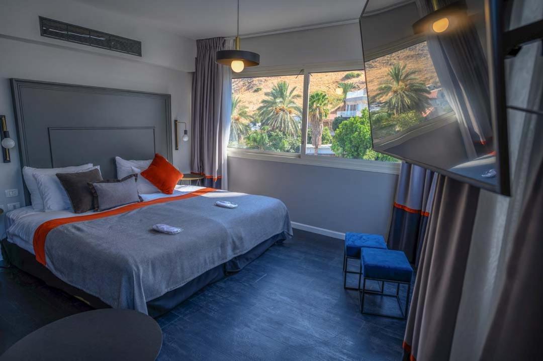Hotel Royal Plaza 4*