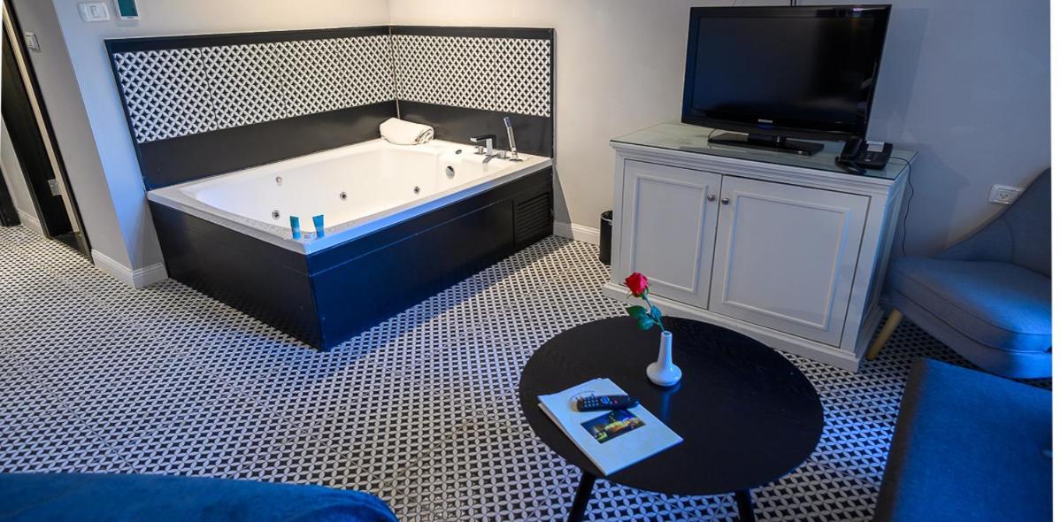 Hotel Royal Plaza 4*