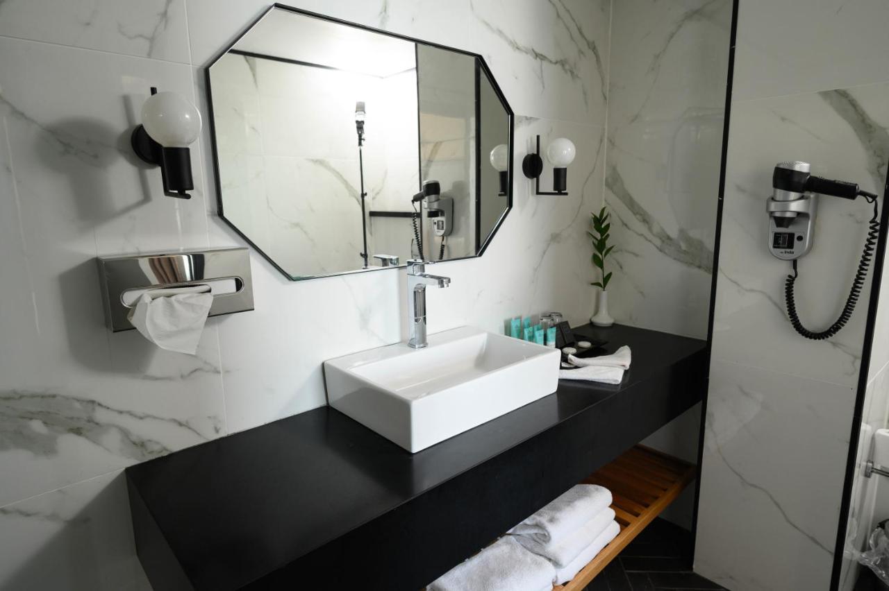 Royal Plaza 4*