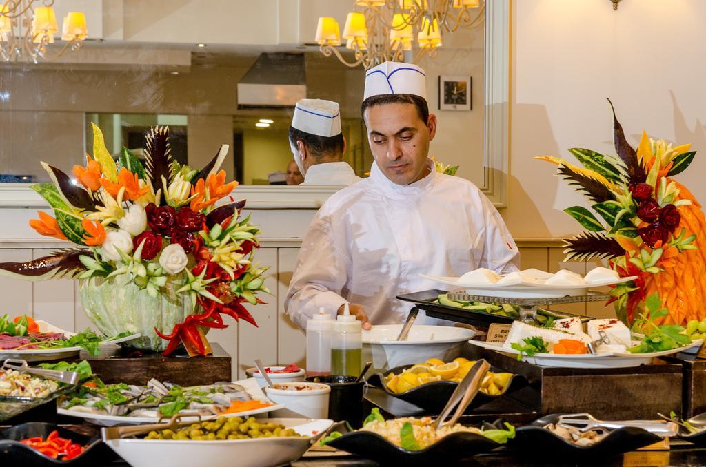 Hotel Royal Plaza 4*