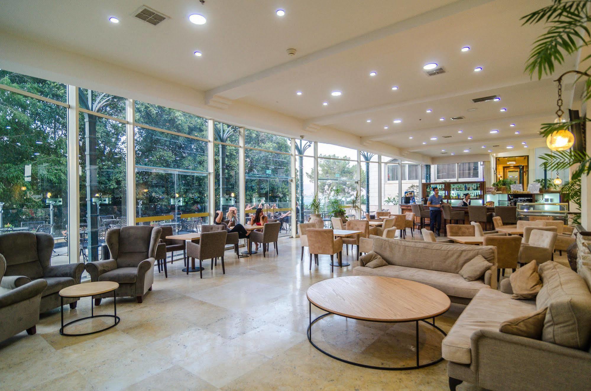 Hotel Royal Plaza 4*